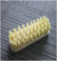 2856_ Brosse a chien dent en bois